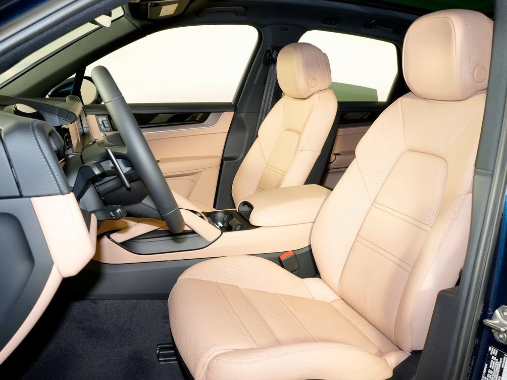 Used 2026 Porsche Cayenne AWD/4WD image 5