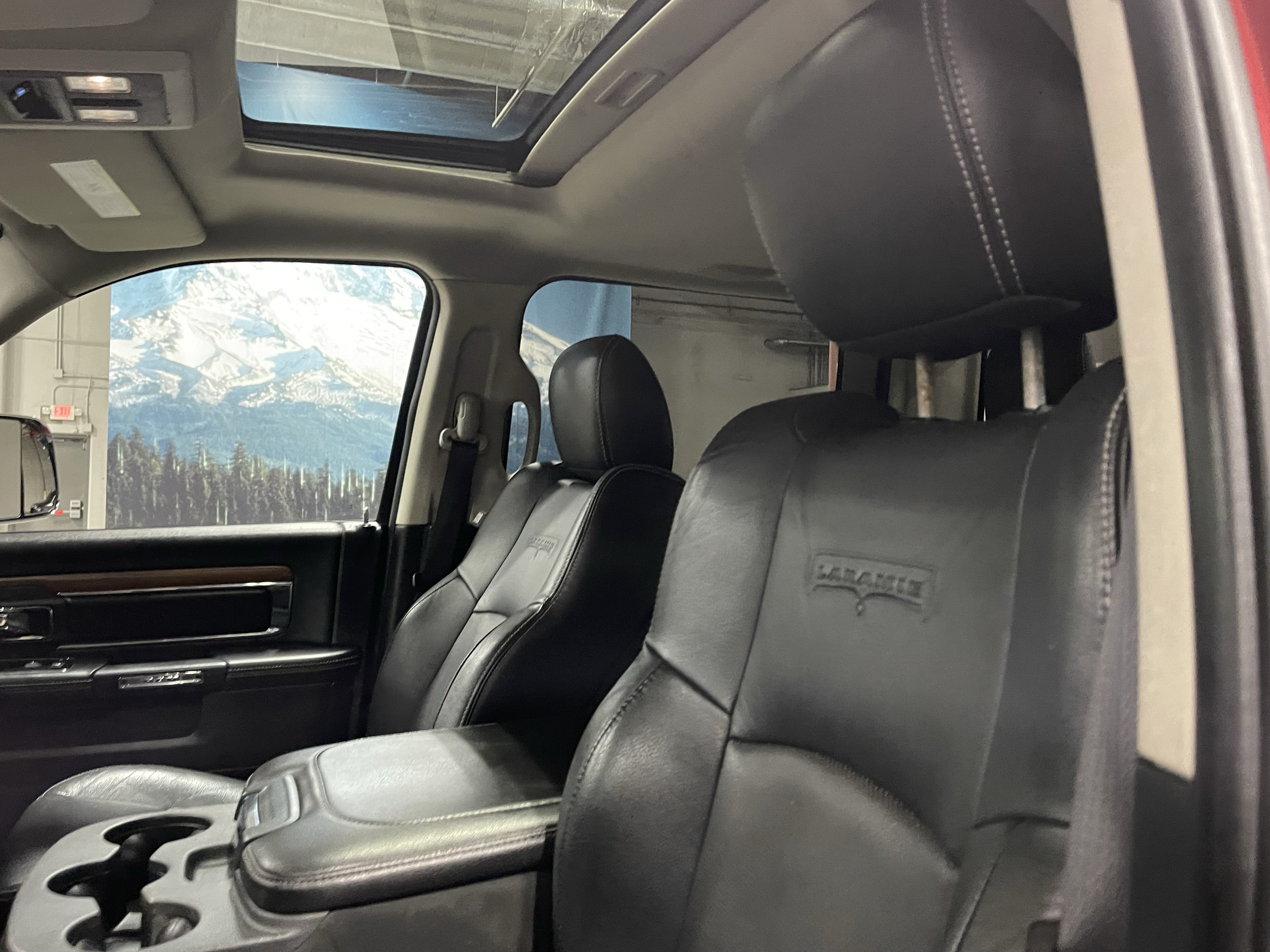 Used 2014 RAM 2500 Laramie AWD/4WD image 22