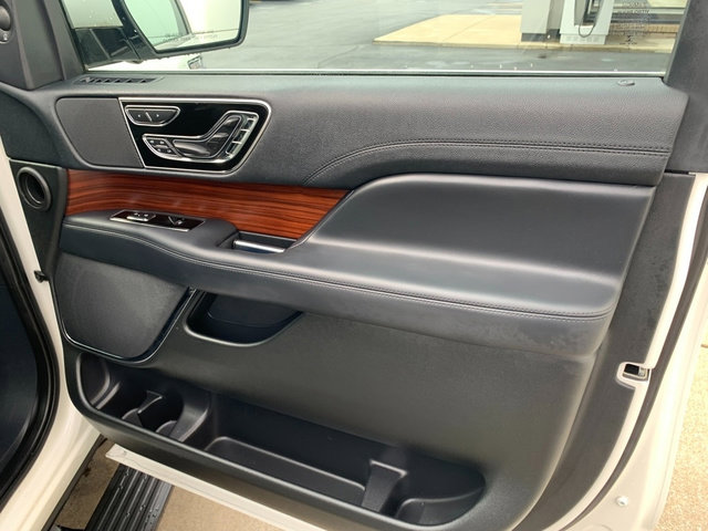Certified 2023 Lincoln Navigator Reserve w/ Monochromatic Package AWD/4WD image 15