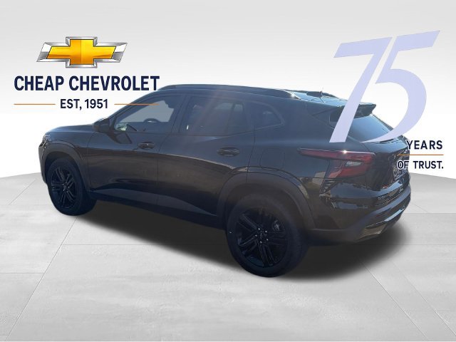 Used 2024 Chevrolet Trax ACTIV w/ Sunroof Package FWD image 3