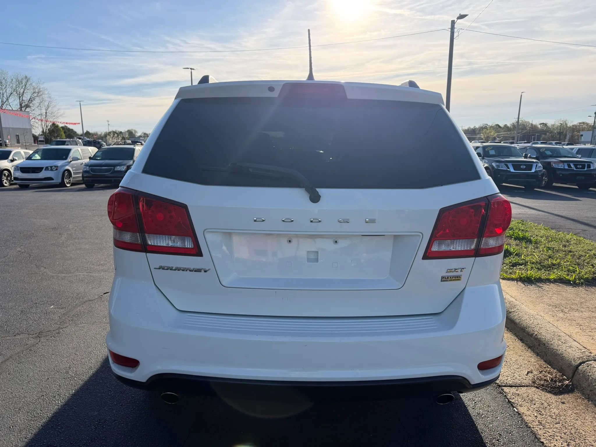 Used 2017 Dodge Journey SXT w/ Comfort/Convenience Group image 6