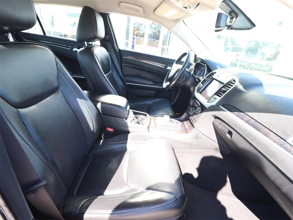 Used 2019 Chrysler 300 Limited image 12