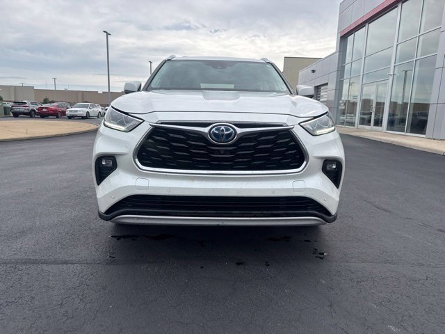 Used 2021 Toyota Highlander Platinum AWD/4WD image 2