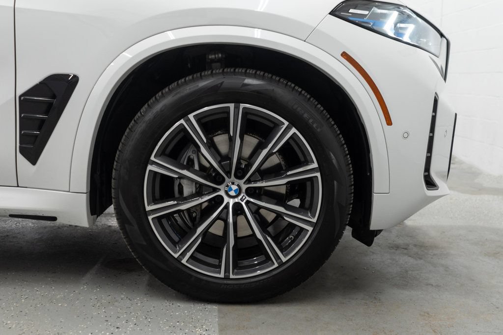 Used 2025 BMW X5 xDrive40i w/ M Sport Package w/ M Sport Package AWD/4WD image 46