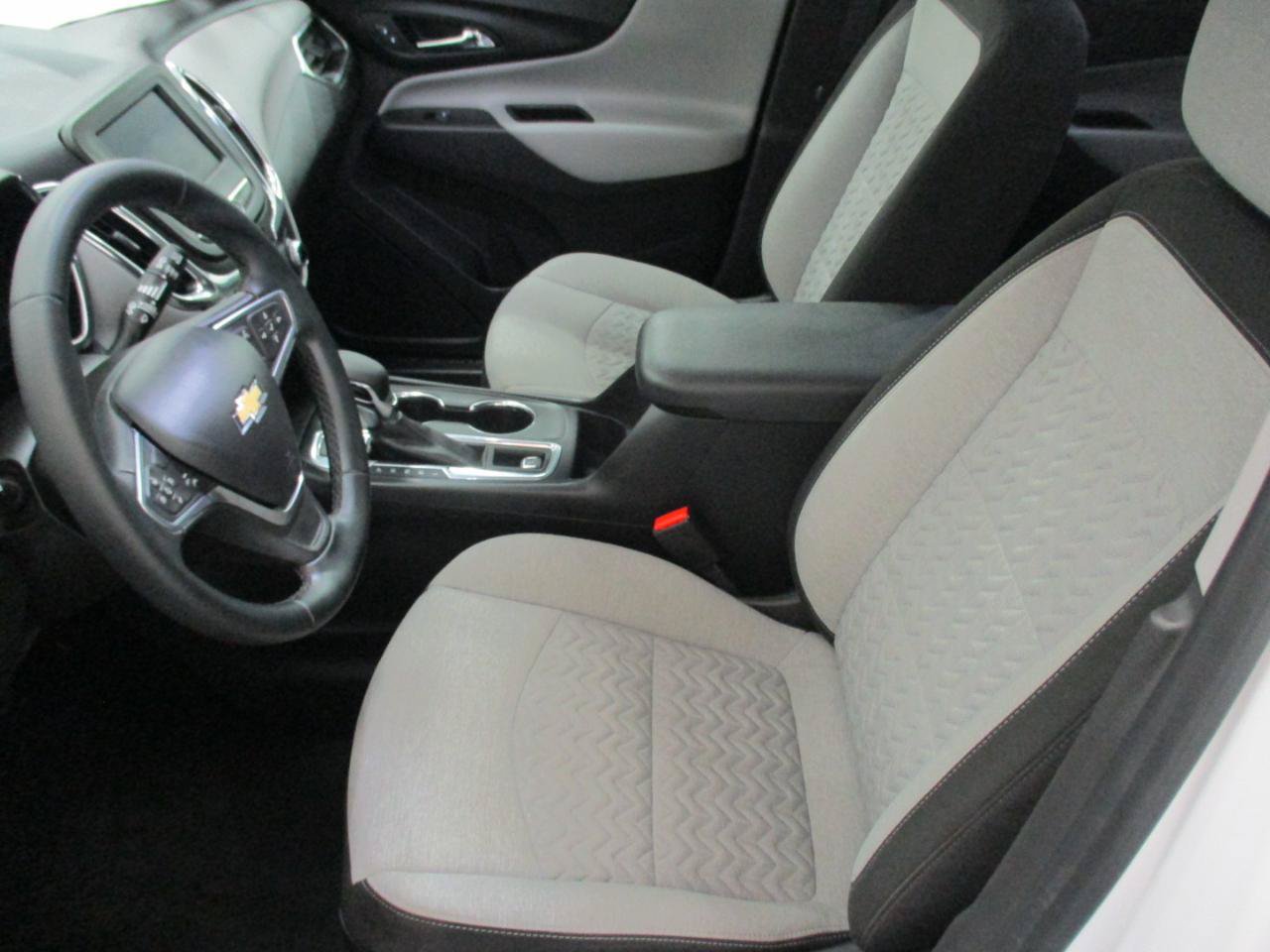 Used 2023 Chevrolet Equinox LT w/ Driver Convenience Package AWD/4WD image 9