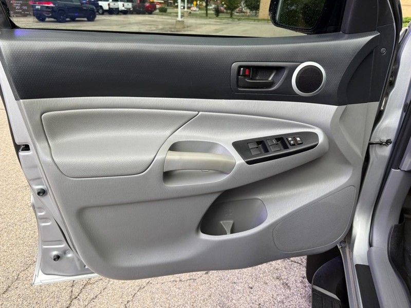 Used 2015 Toyota Tacoma 4x4 Double Cab w/ TRD Off-Road Package image 19