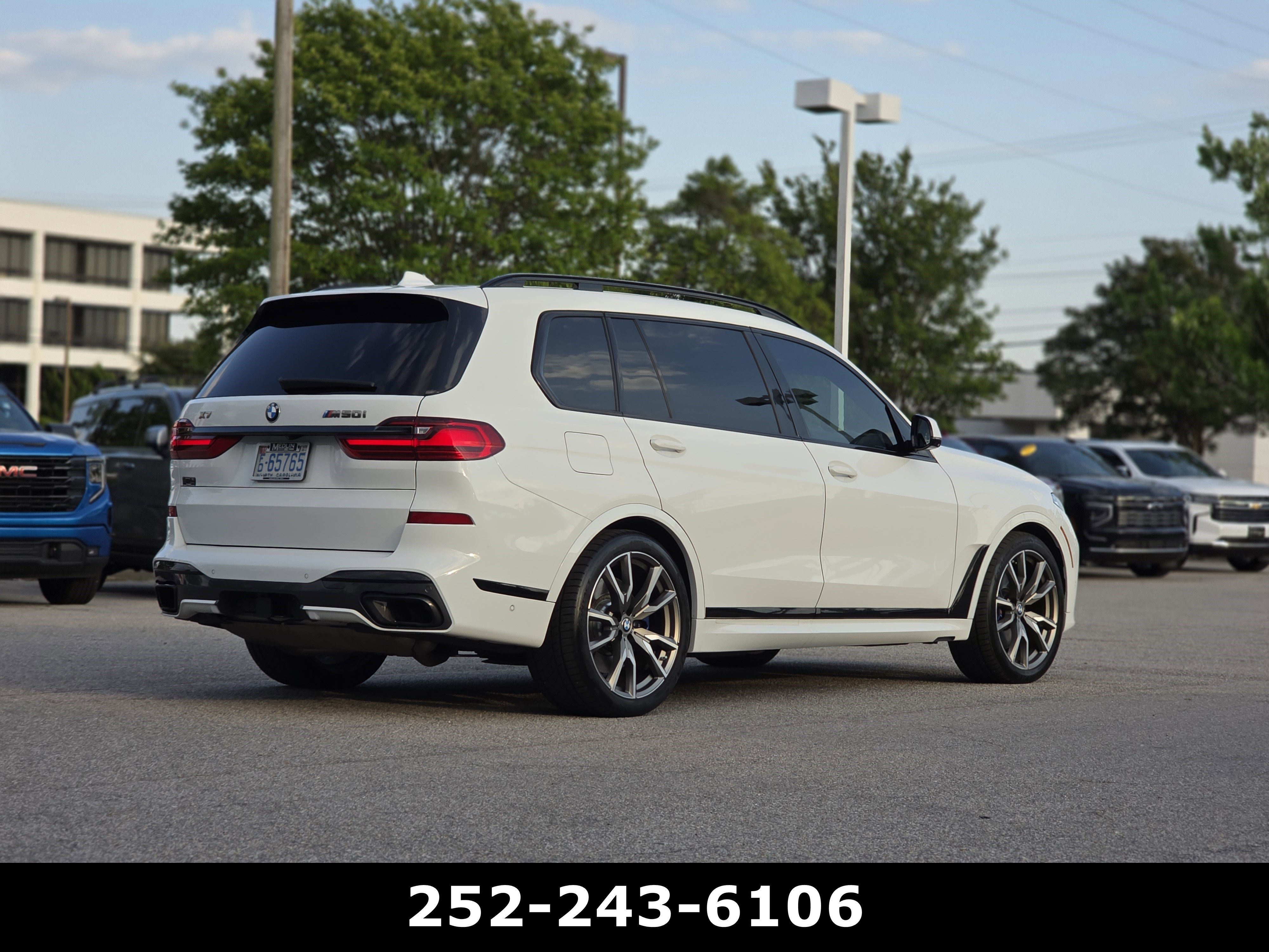 Used 2022 BMW X7 M50i w/ Dynamic Handling Package AWD/4WD image 4