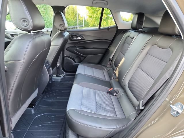 Used 2024 Chevrolet Trax LT w/ Driver Confidence Package FWD image 26