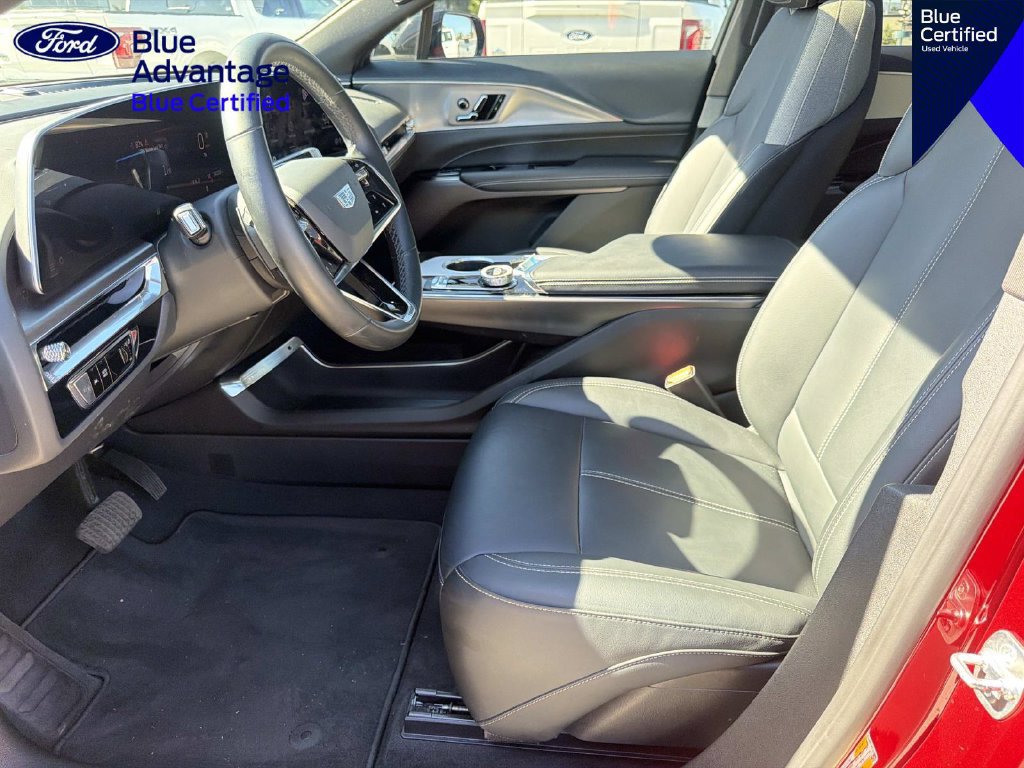 Used 2024 Cadillac Lyriq Tech RWD image 16