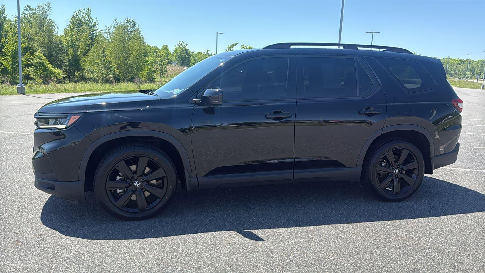 Certified 2025 Honda Pilot Black Edition image 12