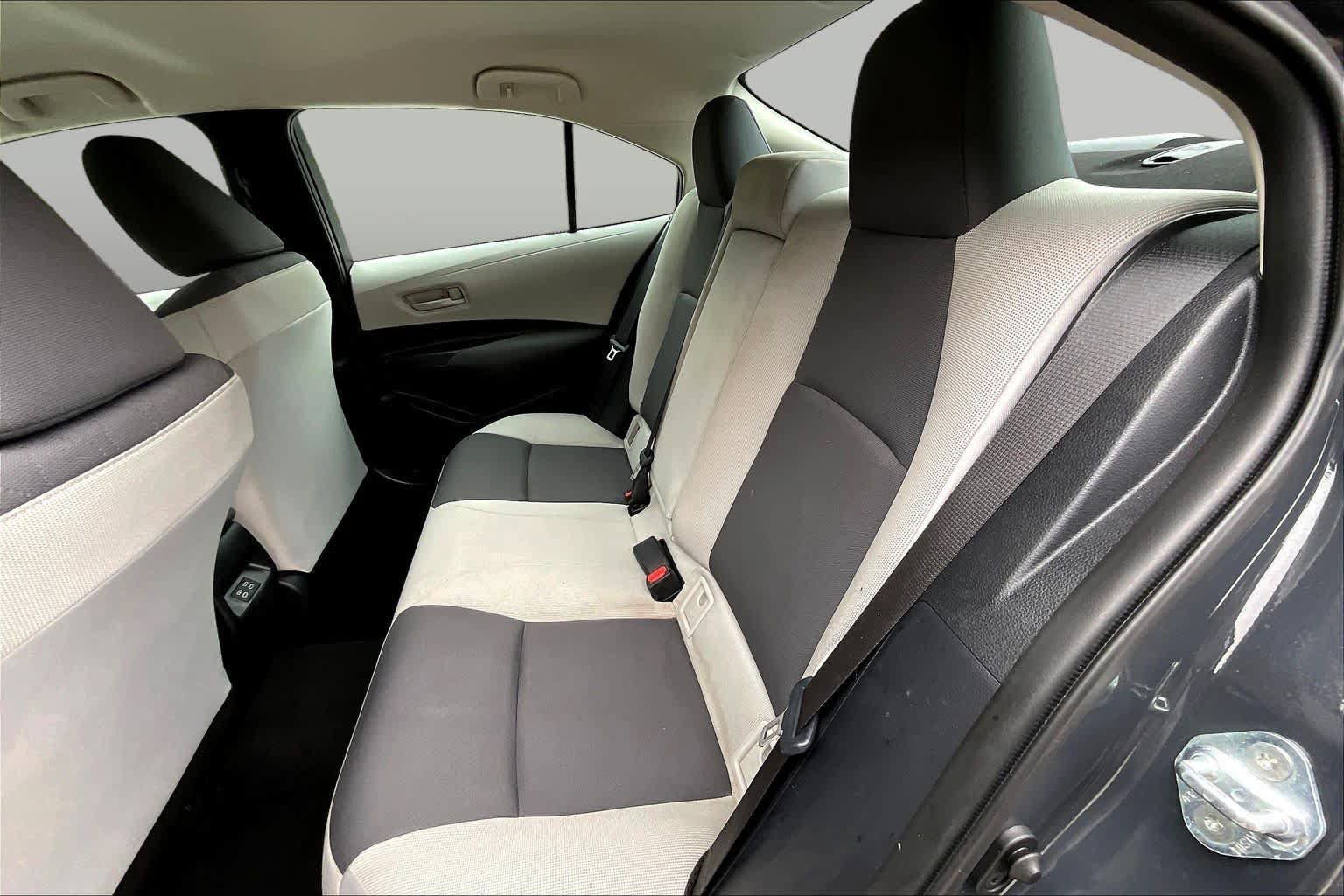 Used 2025 Toyota Corolla LE w/ Convenience Package FWD image 19