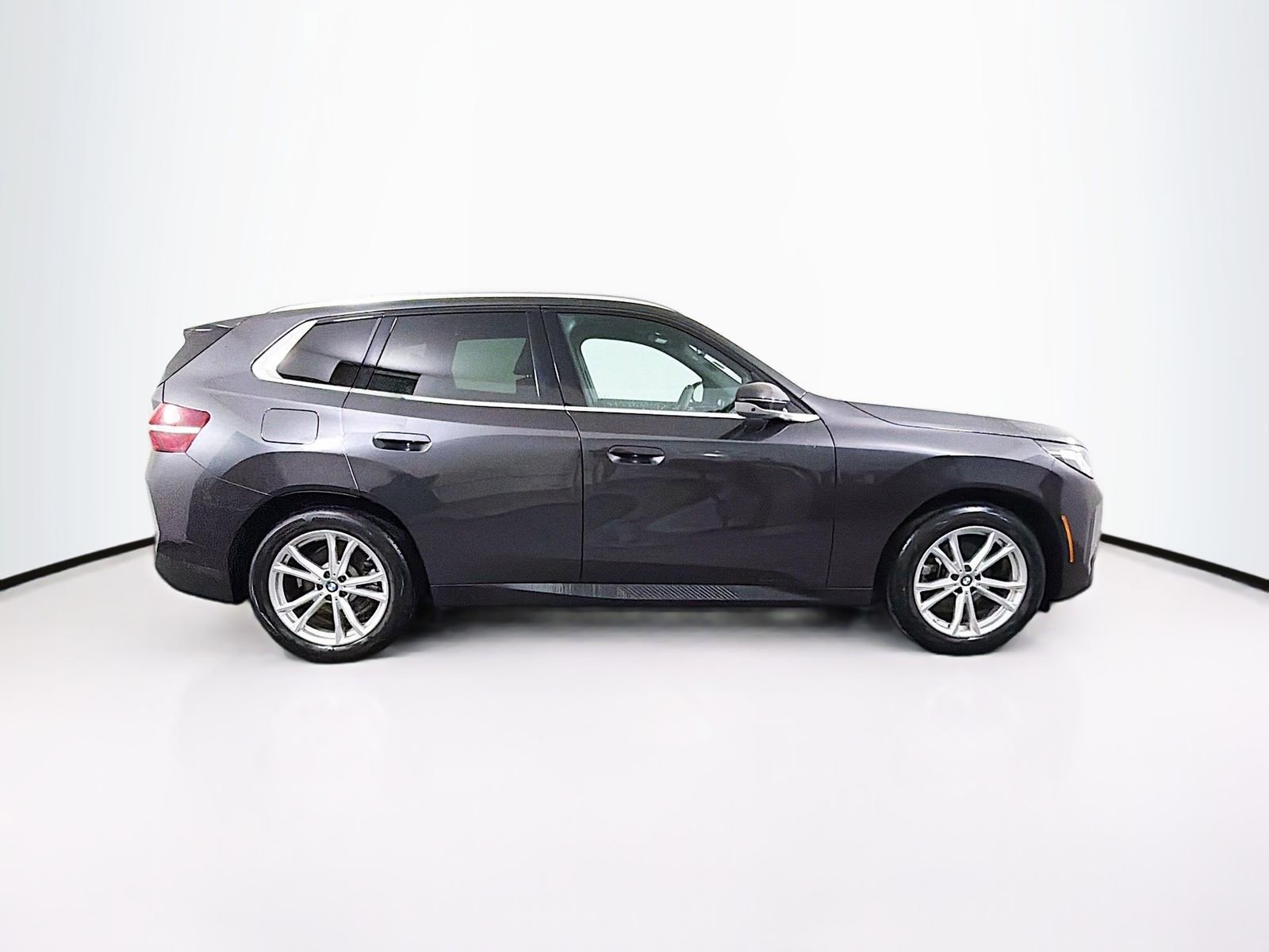 Used 2025 BMW X3 xDrive30i w/ Premium Package image 8