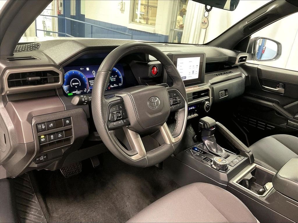 Used 2025 Toyota Tacoma TRD Off-Road AWD/4WD image 8