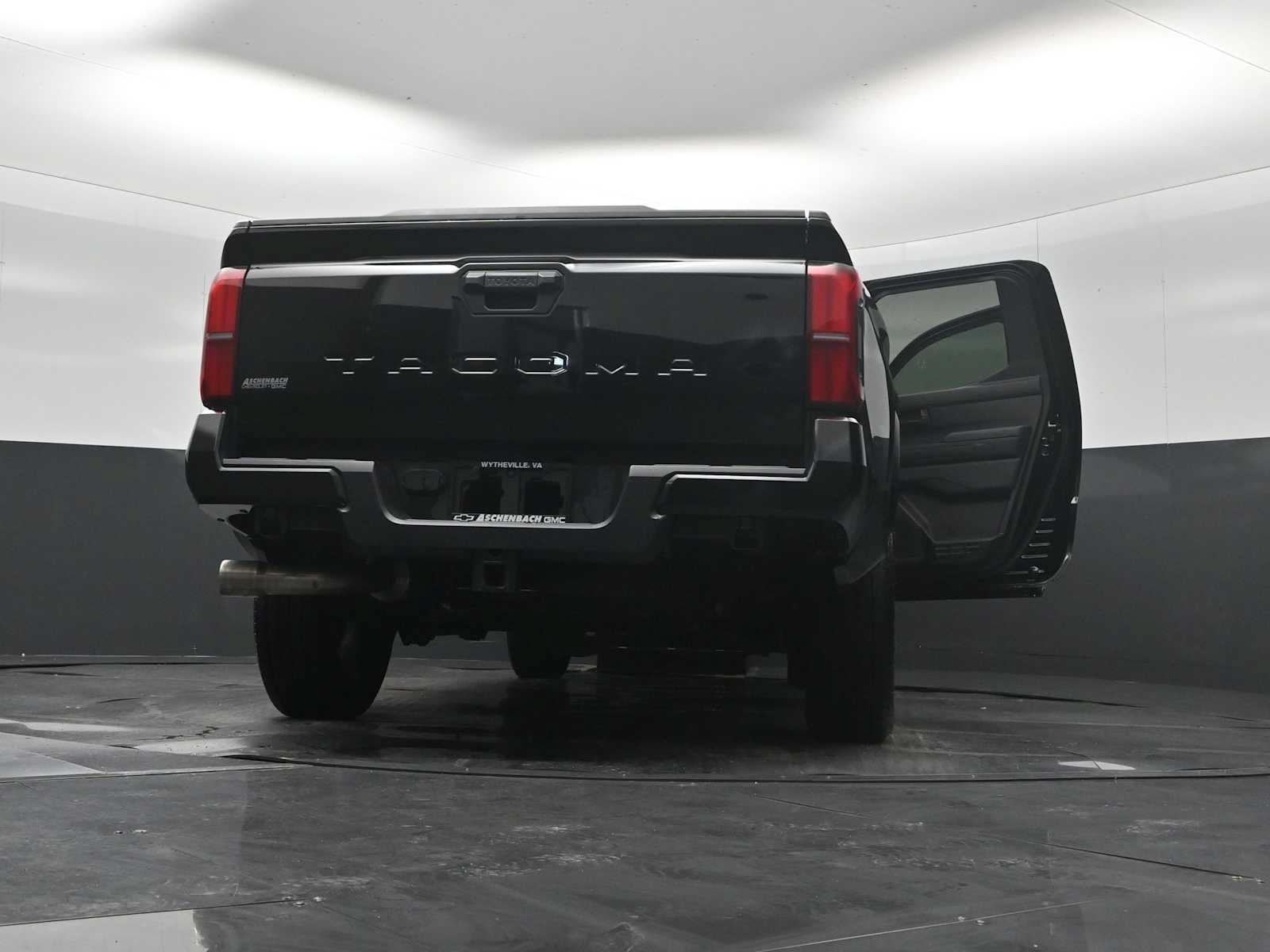 Used 2025 Toyota Tacoma SR5 RWD image 30