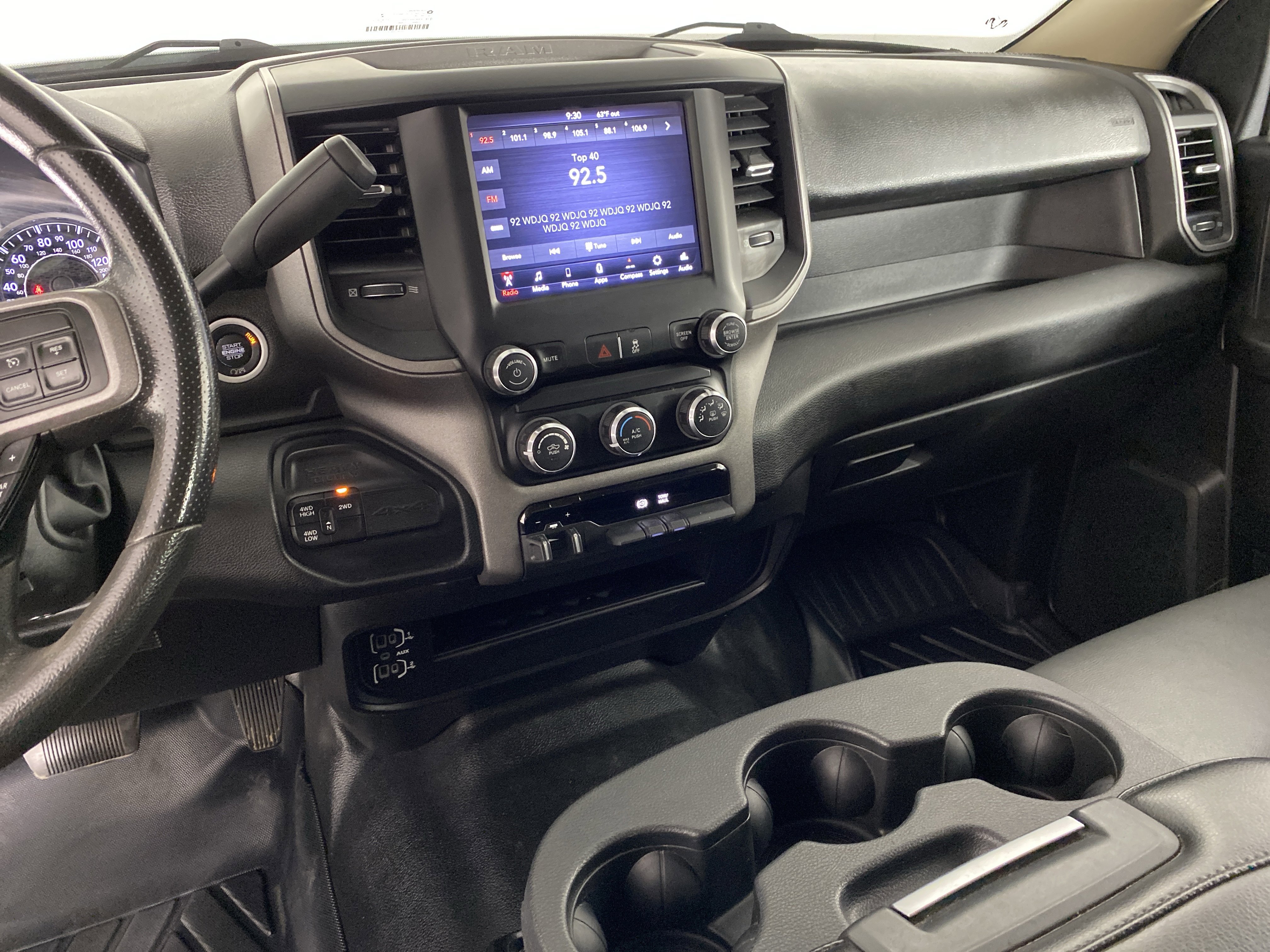 Used 2020 RAM 2500 Tradesman w/ Chrome Appearance Group AWD/4WD image 34