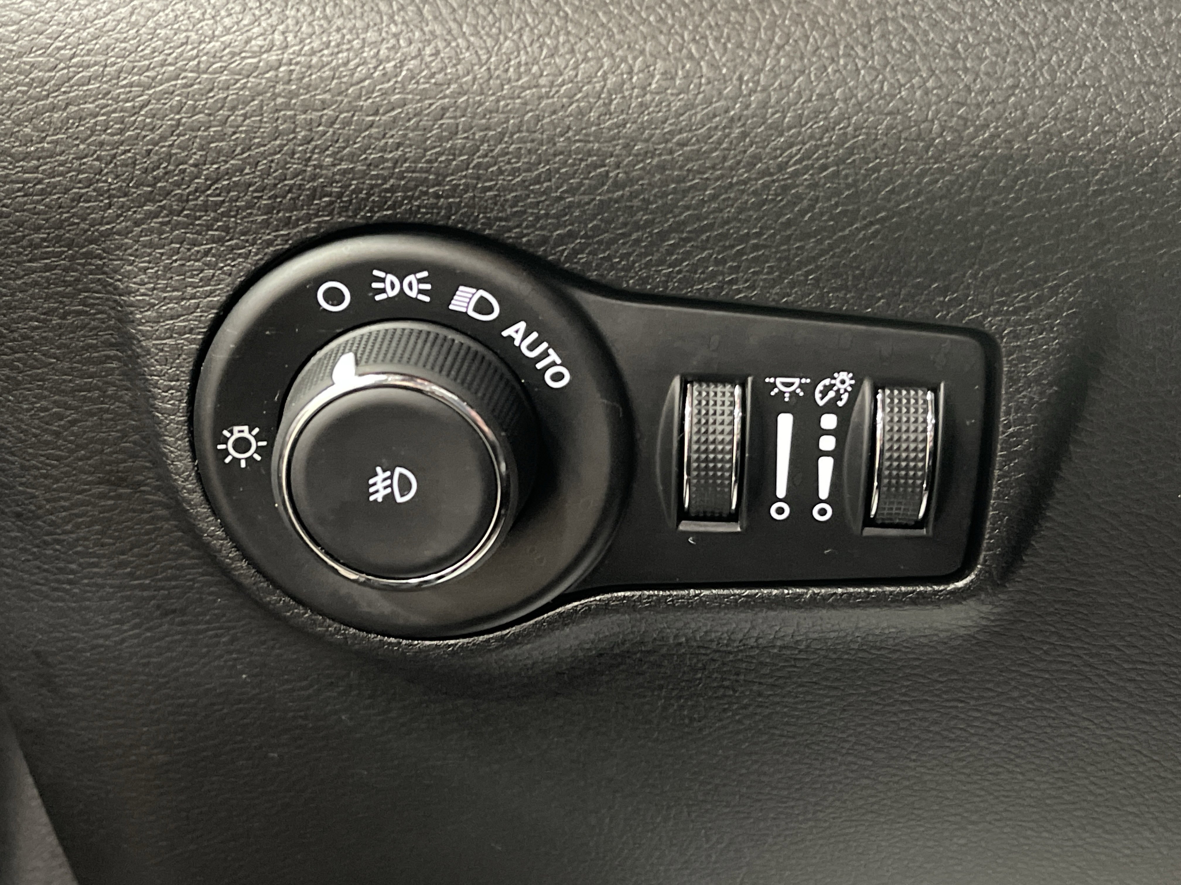 Used 2024 Jeep Compass Limited image 20