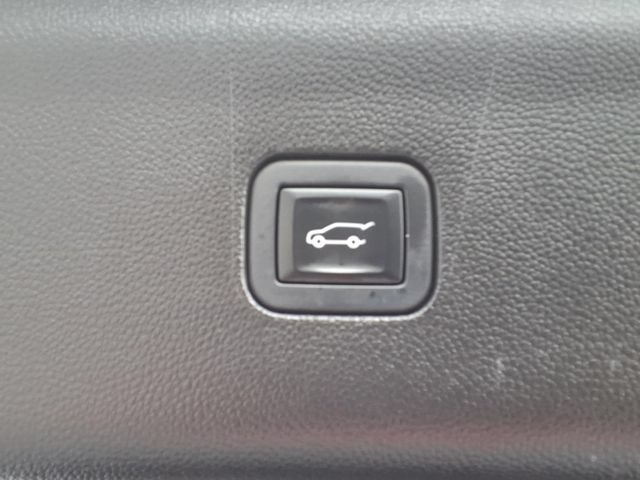 Certified 2020 Buick Enclave Essence w/ LPO, Floor Liner Package FWD image 8