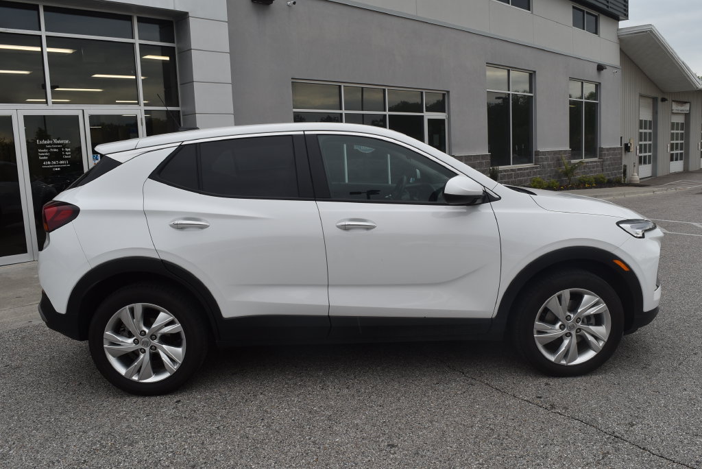 Used 2025 Buick Encore GX Preferred AWD/4WD image 2