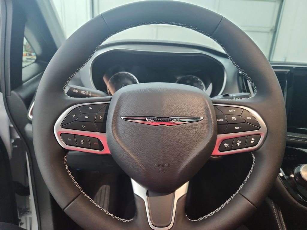 New 2026 Chrysler Pacifica Limited AWD/4WD image 14