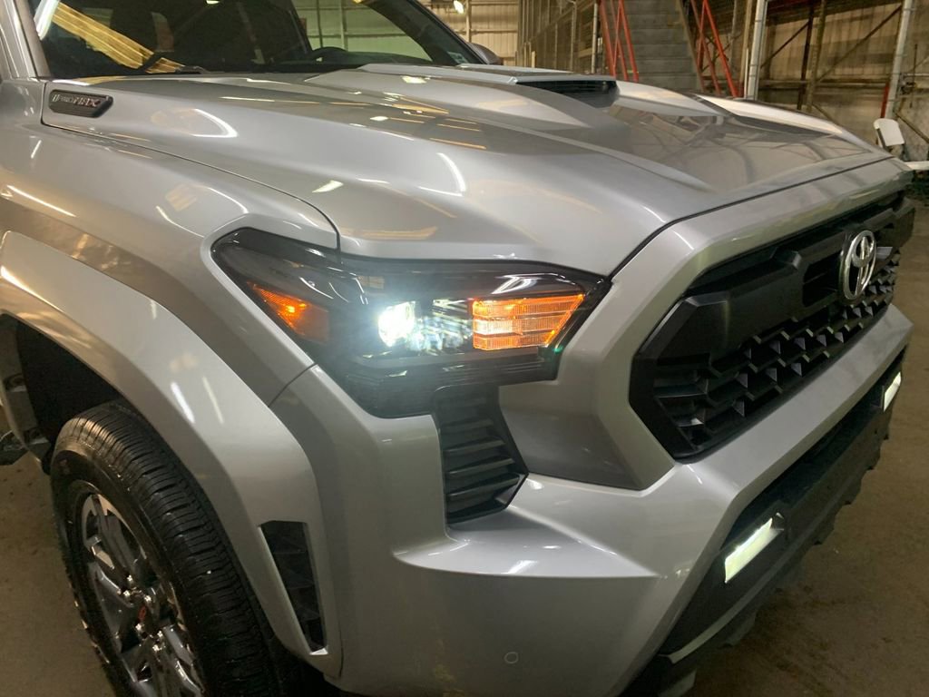 Used 2024 Toyota Tacoma TRD Sport w/ TRD Sport Upgrade Package AWD/4WD image 33