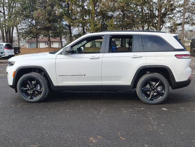New 2026 Jeep Grand Cherokee Limited w/ Limited Altitude Package AWD/4WD image 5