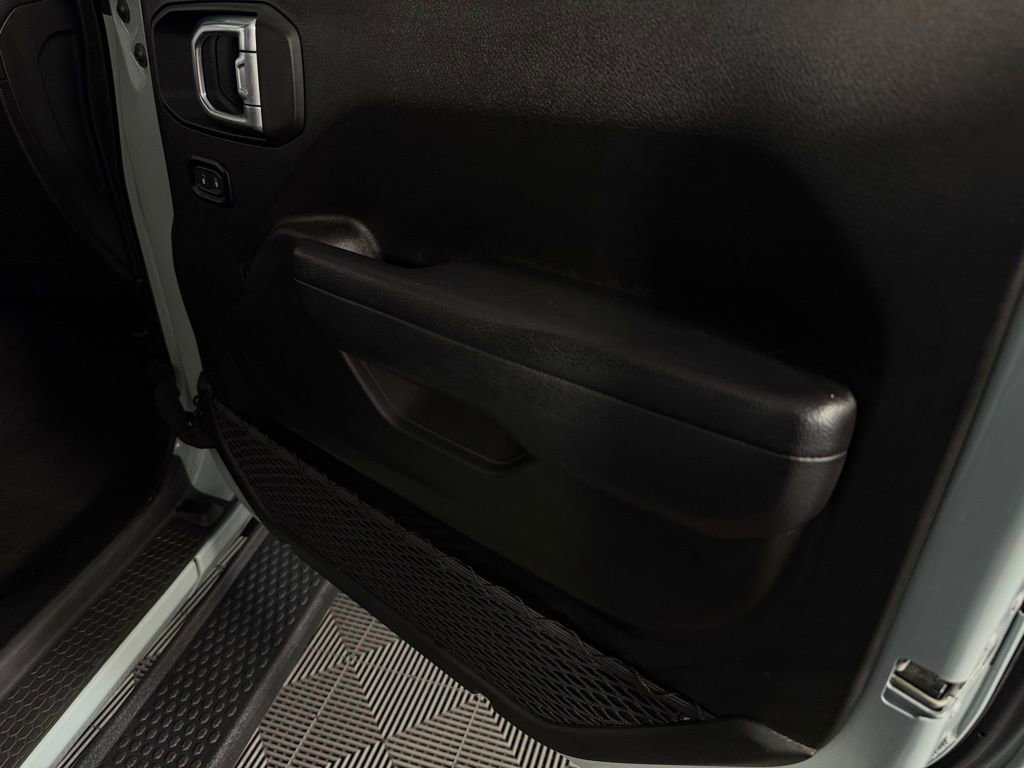 Used 2024 Jeep Wrangler Sport S image 34