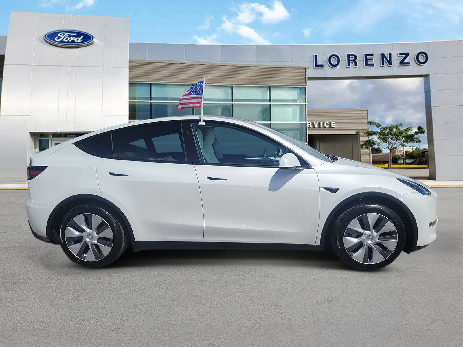 Used 2024 Tesla Model Y Long Range RWD image 4