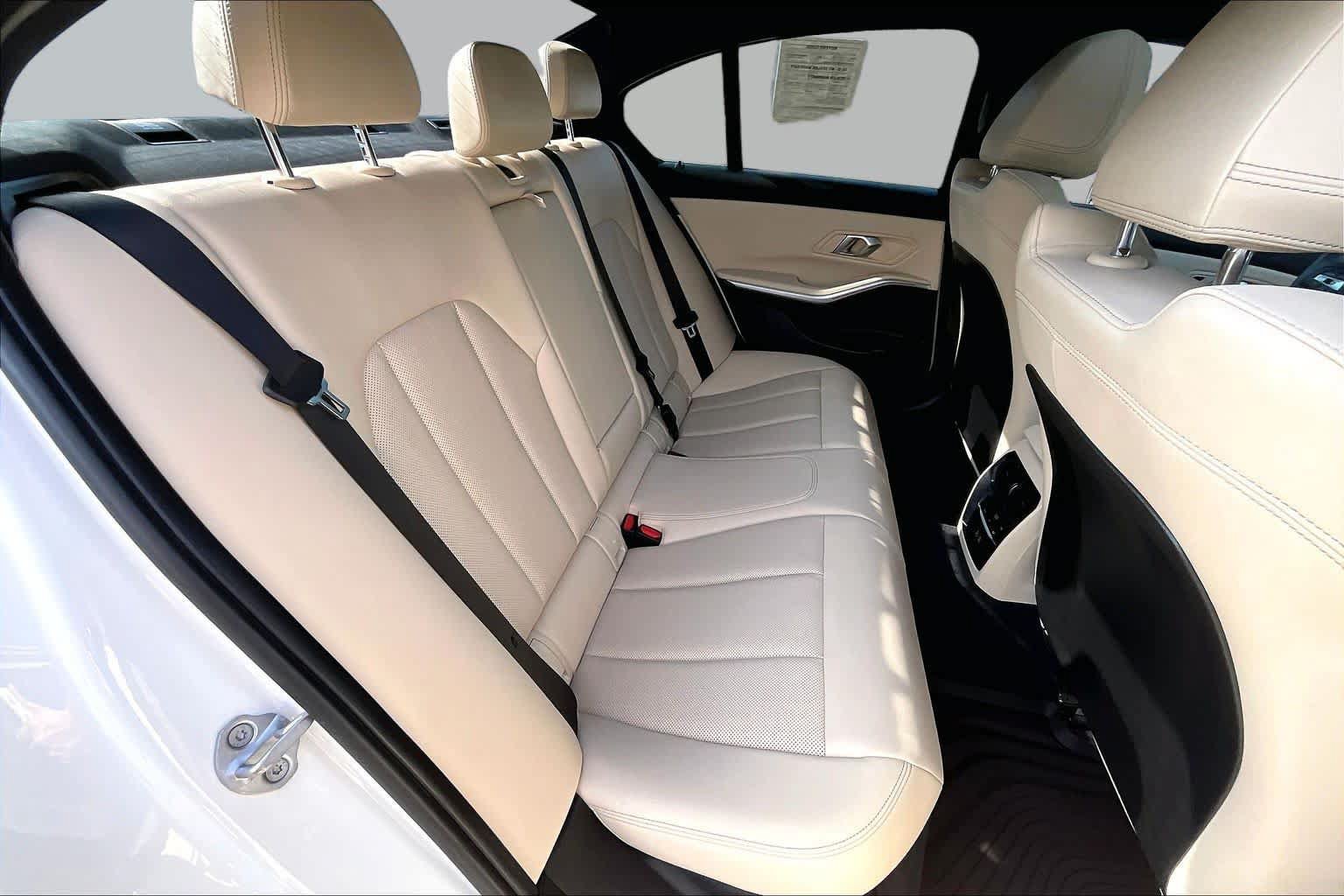 Used 2024 BMW 330i Sedan w/ Premium Package RWD image 19