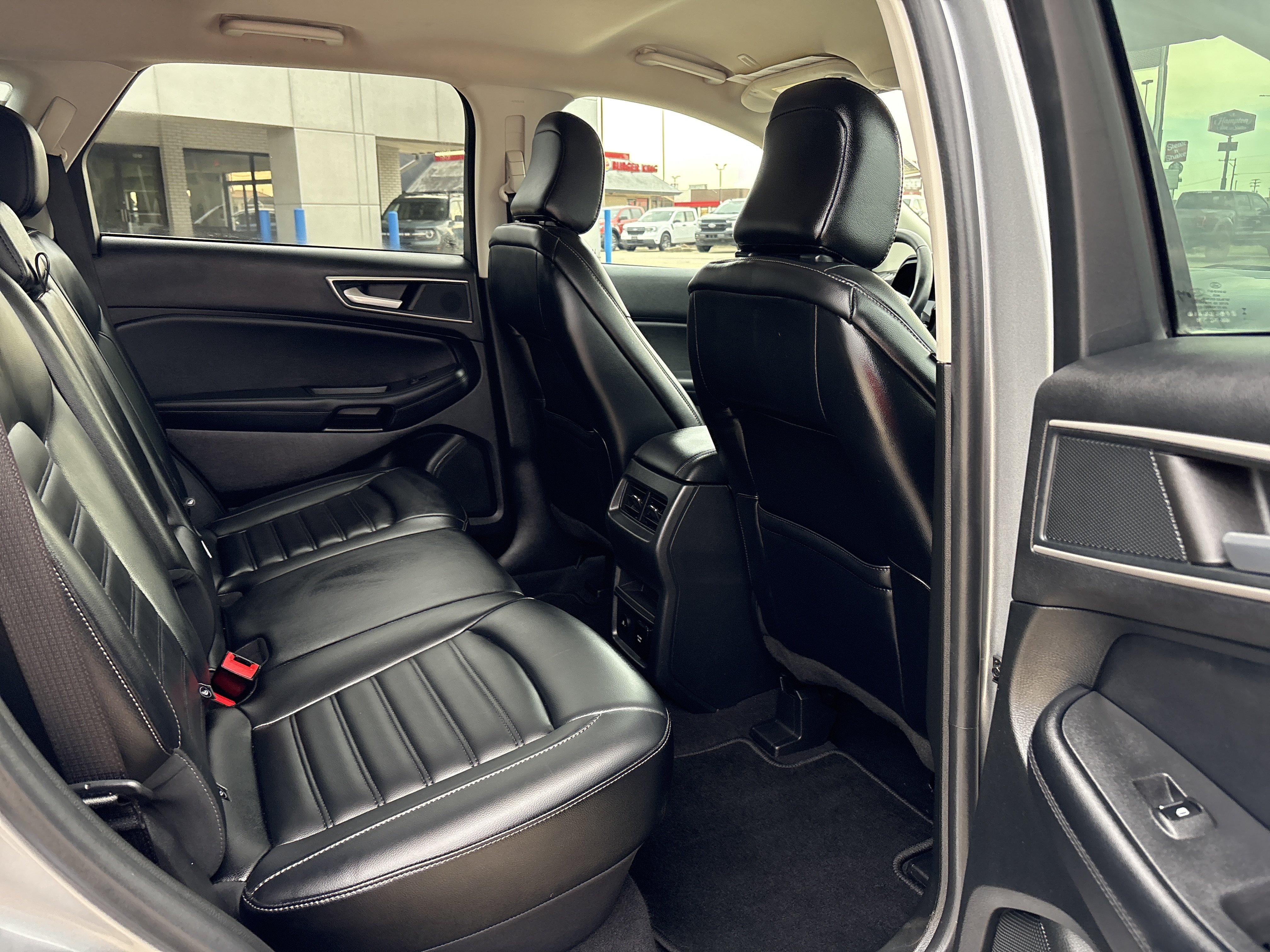 Used 2024 Ford Edge SEL w/ Convenience Package AWD/4WD image 6