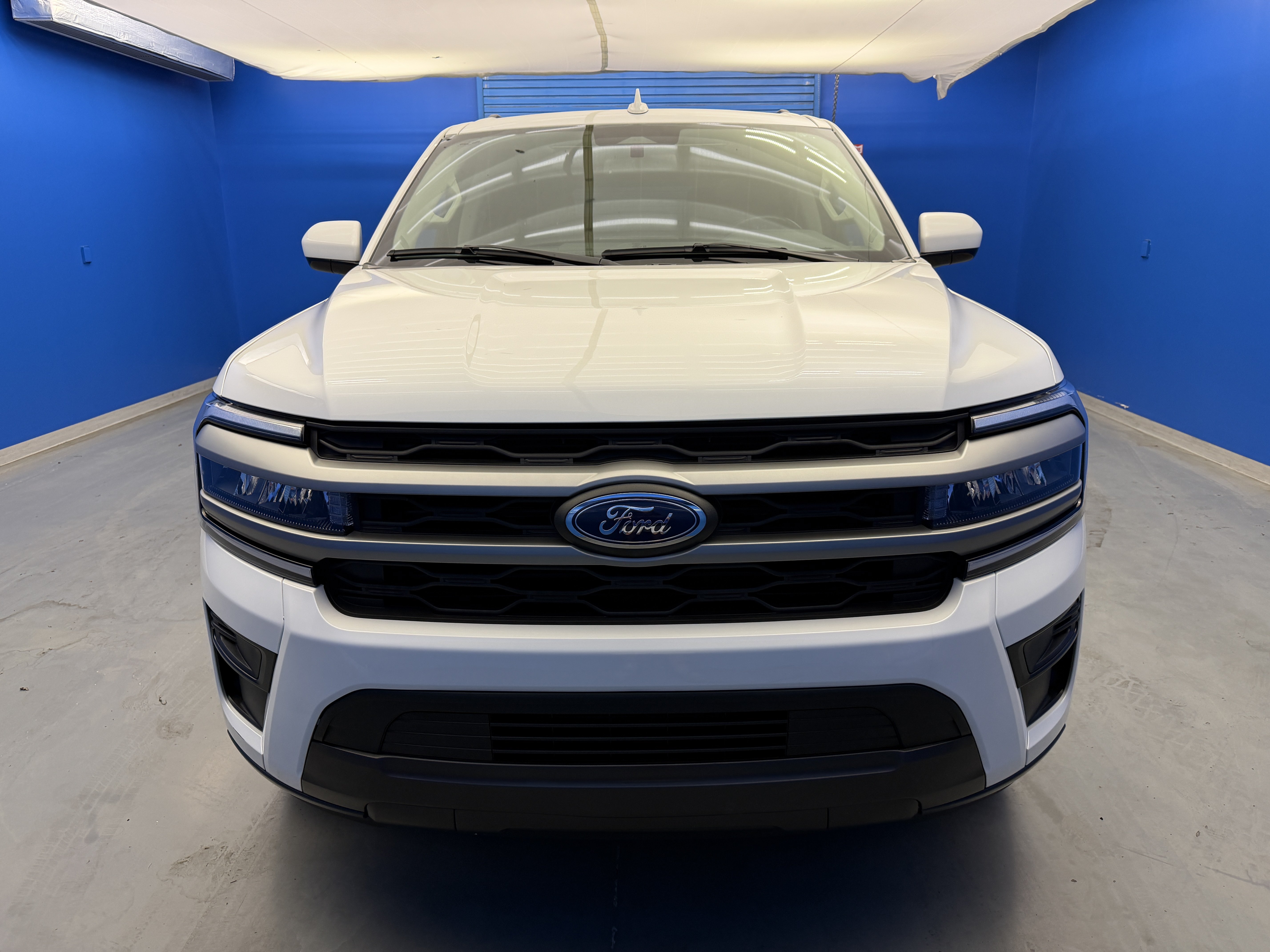 Used 2024 Ford Expedition Max XLT AWD/4WD image 3