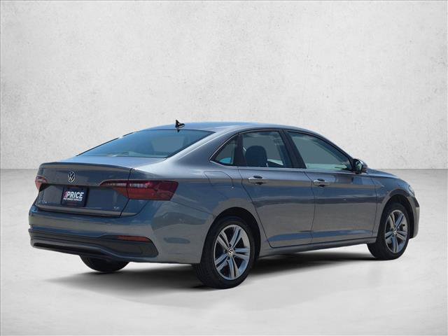 Used 2024 Volkswagen Jetta SE FWD image 5