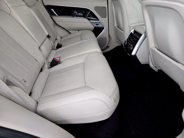 Used 2023 Land Rover Range Rover SE AWD/4WD image 17