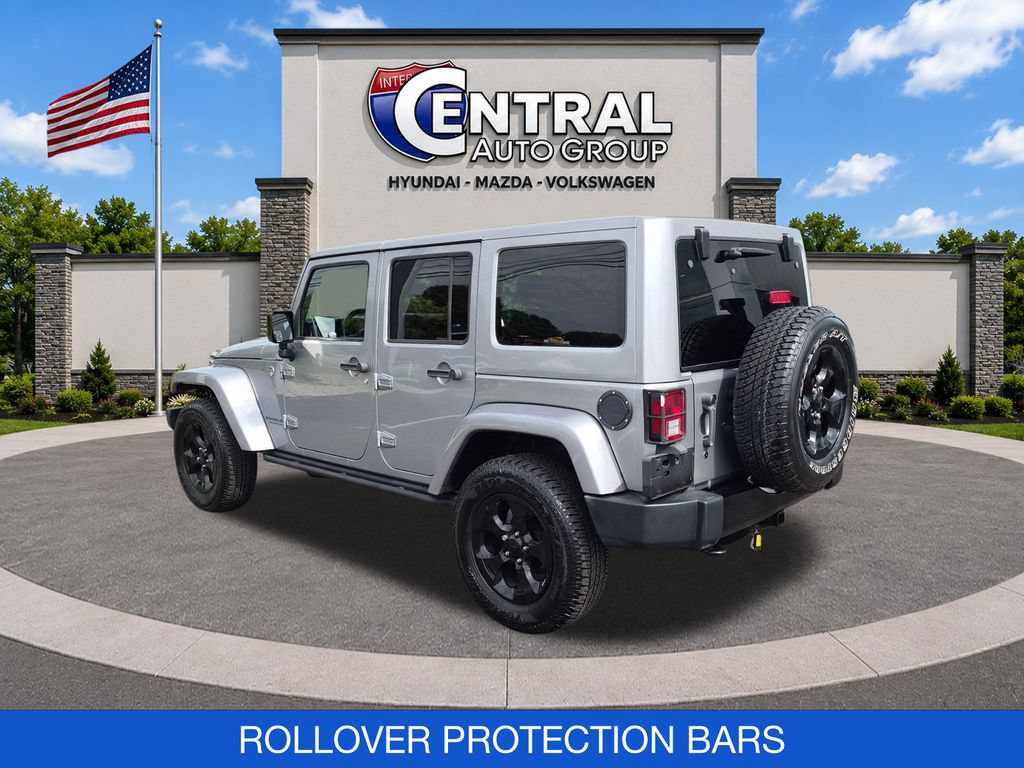 Used 2015 Jeep Wrangler Unlimited Sahara AWD/4WD image 6