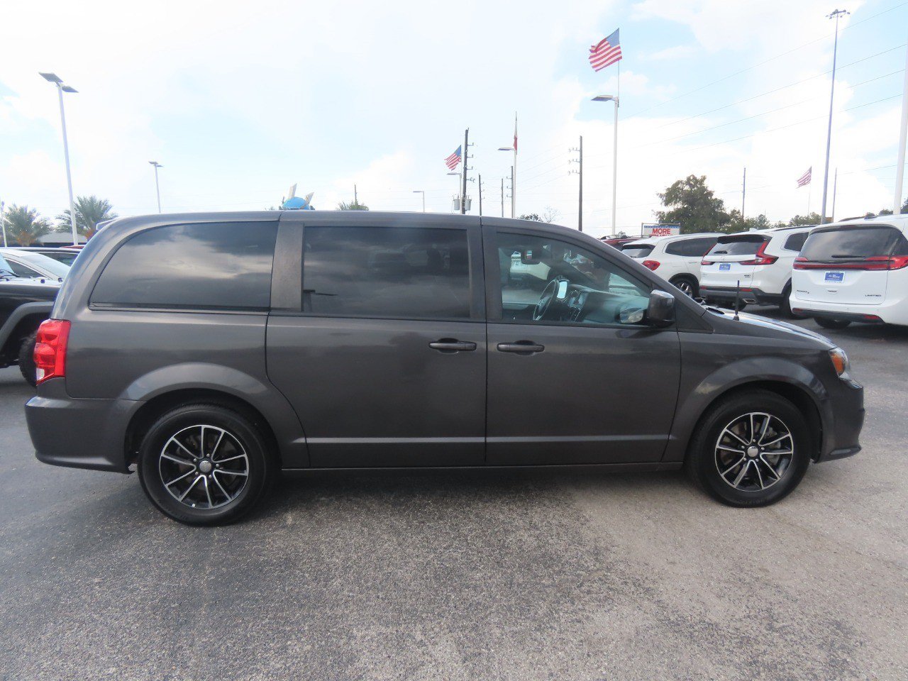 Used 2019 Dodge Grand Caravan GT FWD image 9