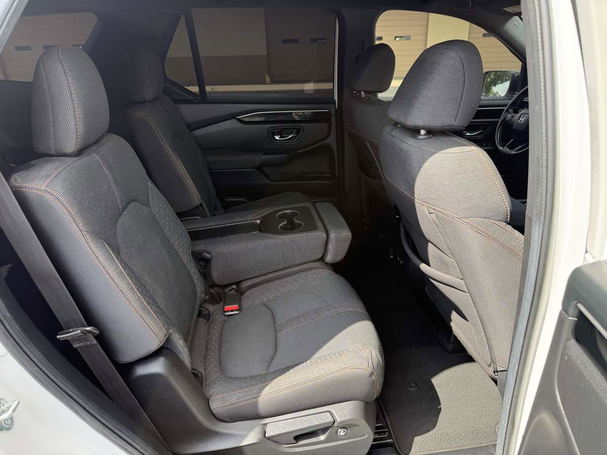Used 2024 Honda Pilot Sport image 19