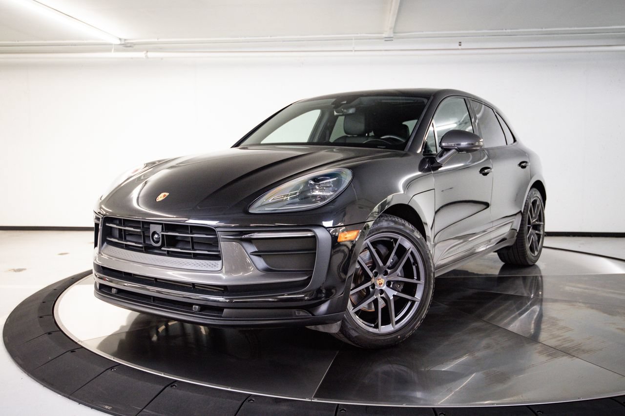 Certified 2023 Porsche Macan Turbo AWD/4WD image 1
