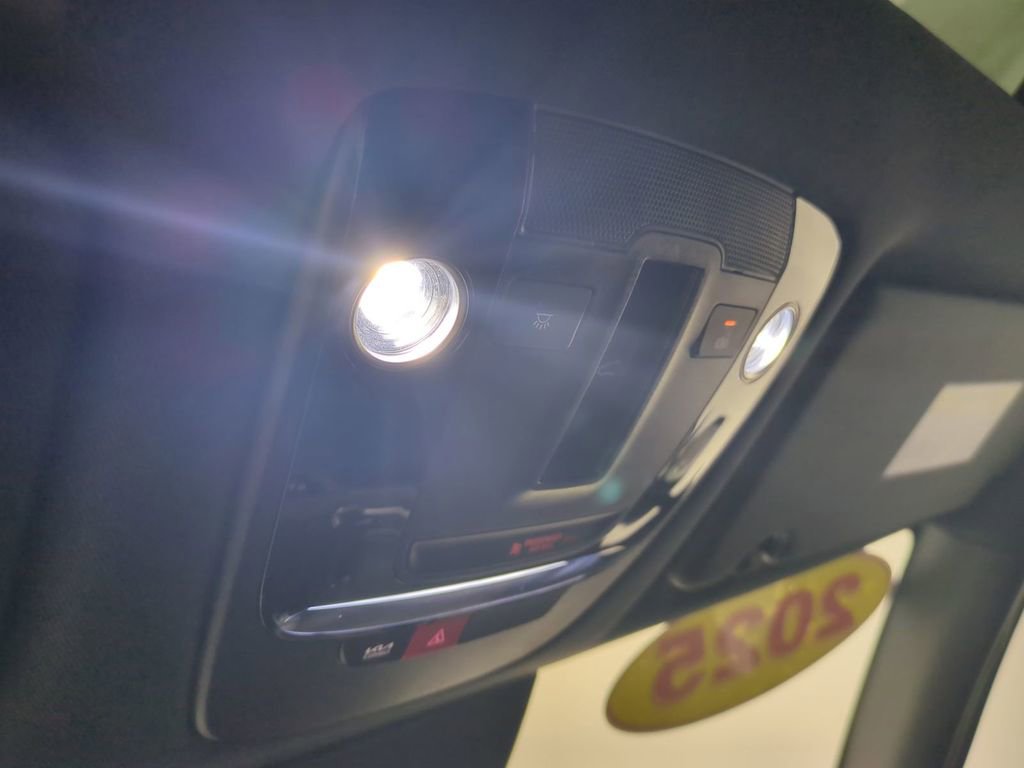 Used 2025 Kia Sportage X-Line w/ Premium Package image 25