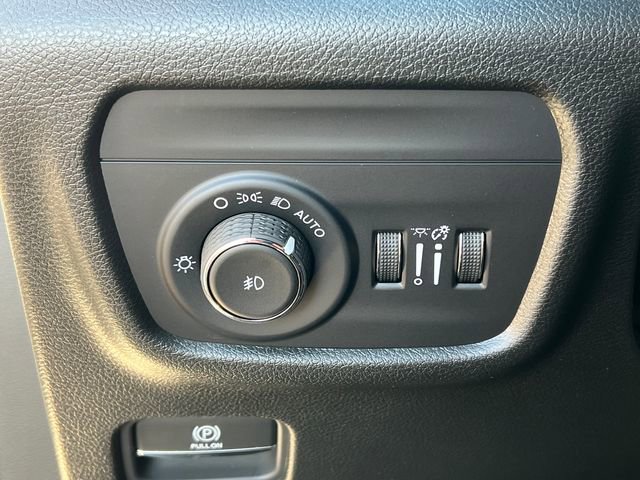 New 2025 Jeep Grand Cherokee Limited w/ Black Appearance Package image 18