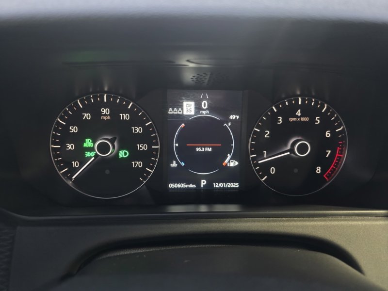 Used 2020 Land Rover Range Rover Velar R-Dynamic S image 23