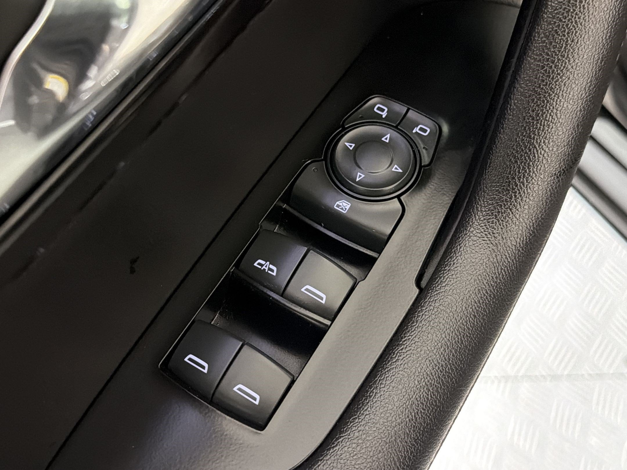 Used 2019 Chevrolet Blazer Premier w/ Sun and Wheels Package AWD/4WD image 21