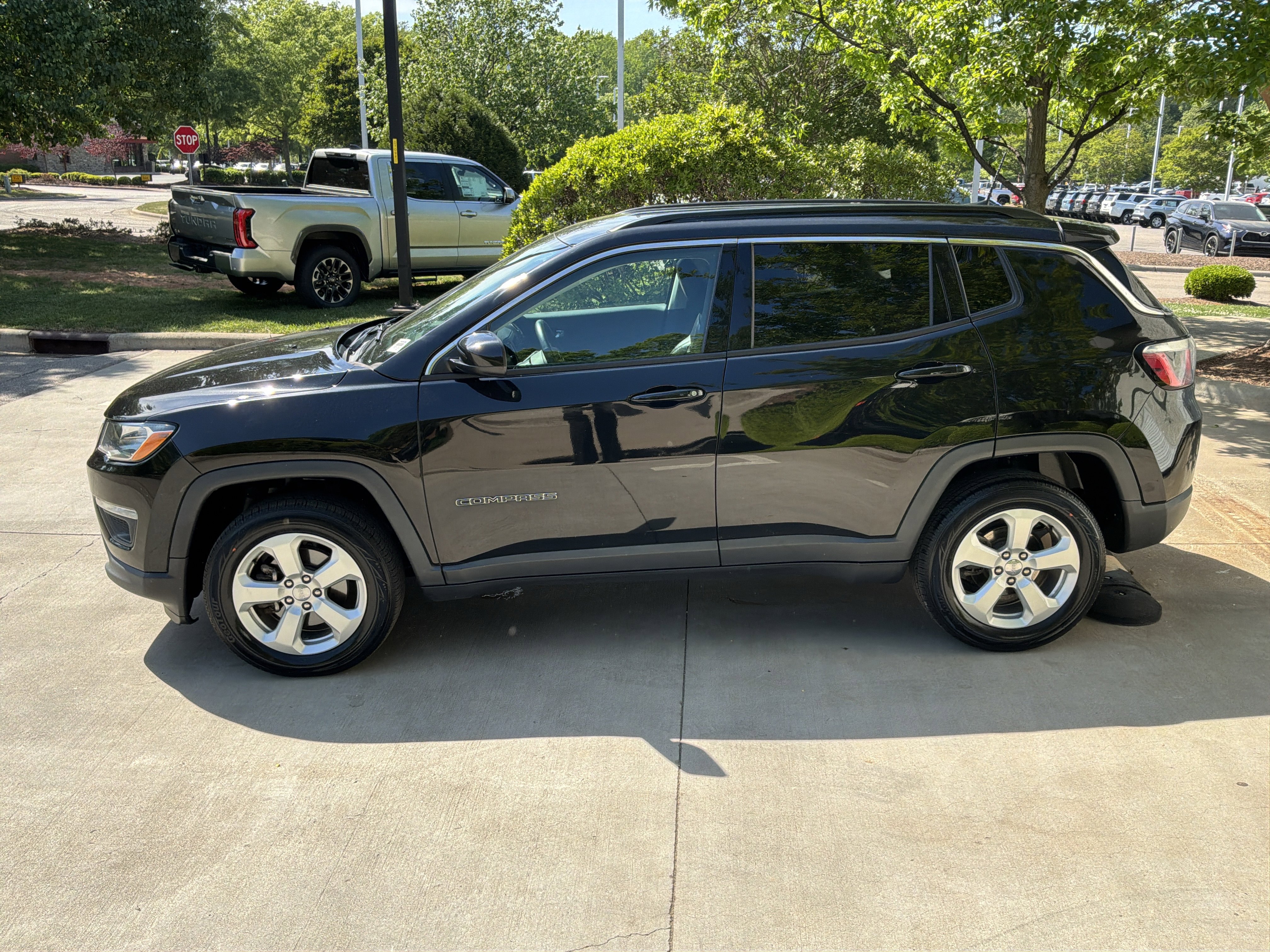Used 2019 Jeep Compass Latitude w/ Popular Equipment Group image 7