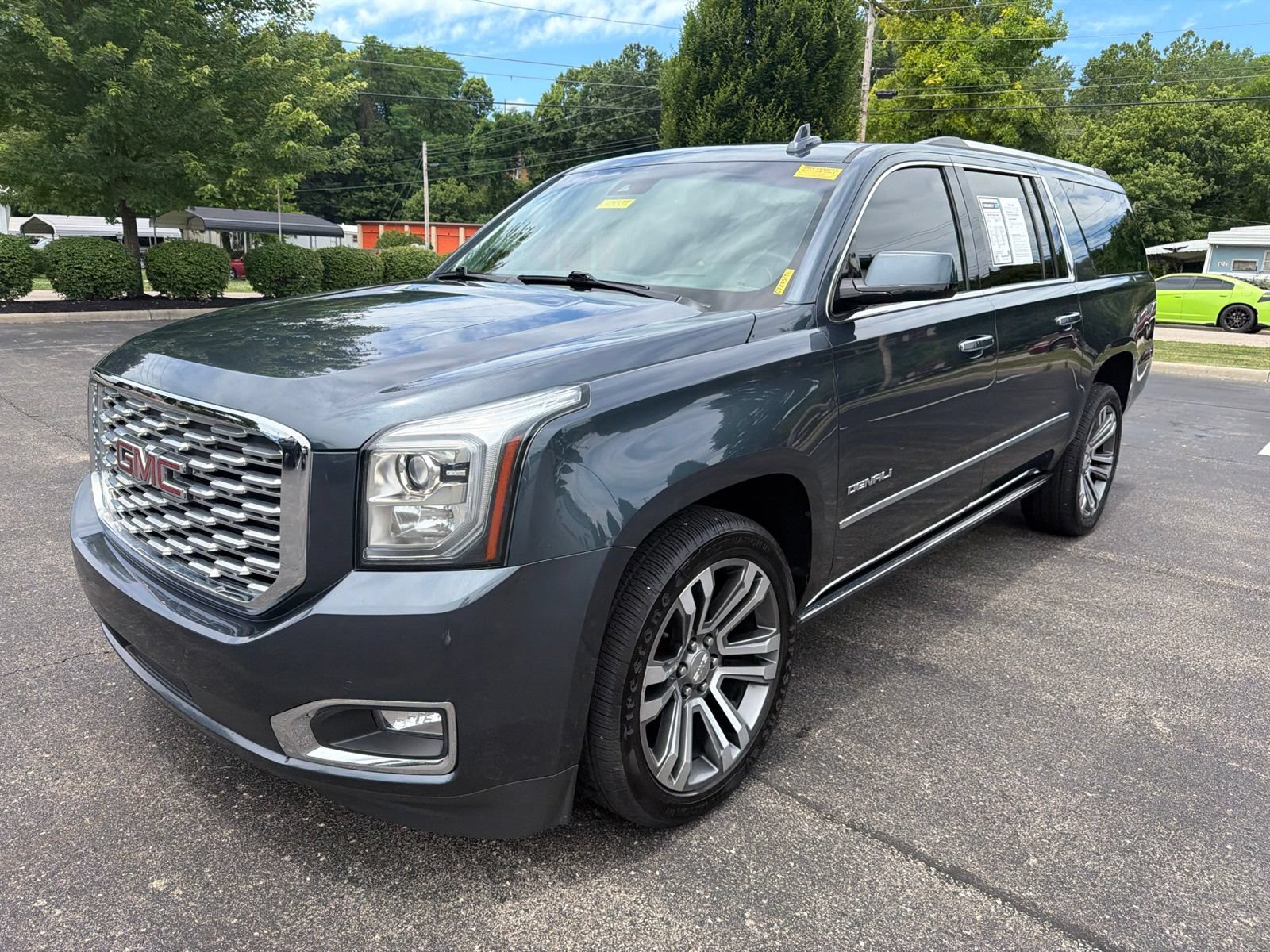 Used 2019 GMC Yukon XL Denali w/ Denali Ultimate Package AWD/4WD image 9