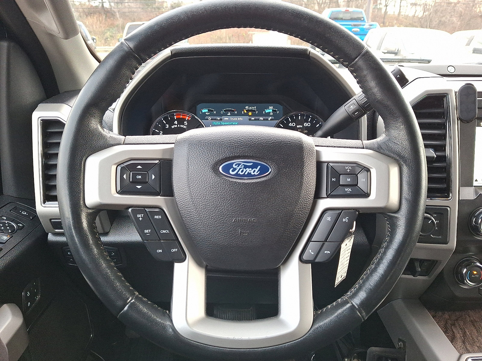 Used 2019 Ford F350 Lariat w/ Chrome Package image 19