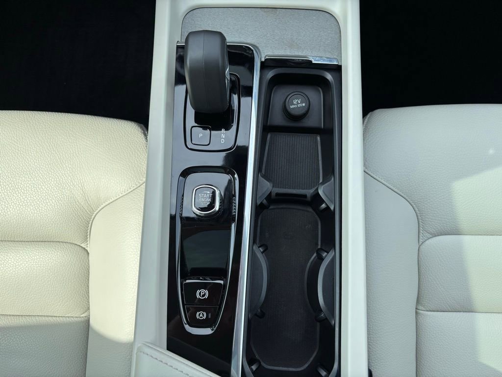 Used 2023 Volvo XC60 B5 Plus w/ Climate Package AWD/4WD image 28