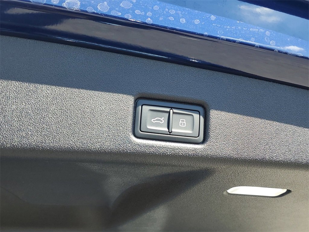 New 2025 Audi Q5 Premium Plus image 32