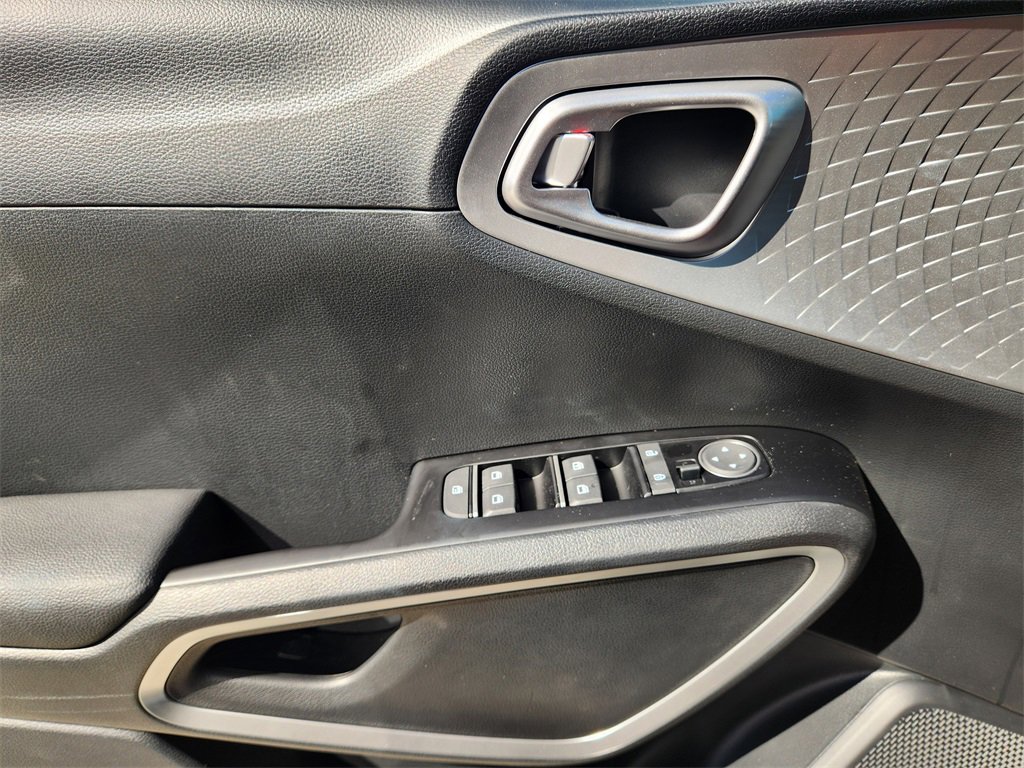 New 2025 Kia Soul S image 17
