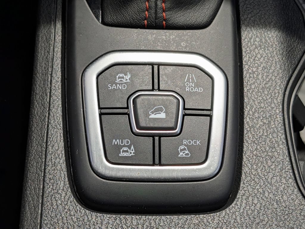 Used 2026 Nissan Frontier PRO-4X AWD/4WD image 18
