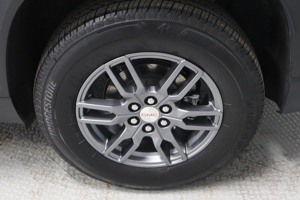 Used 2025 GMC Acadia Elevation image 16