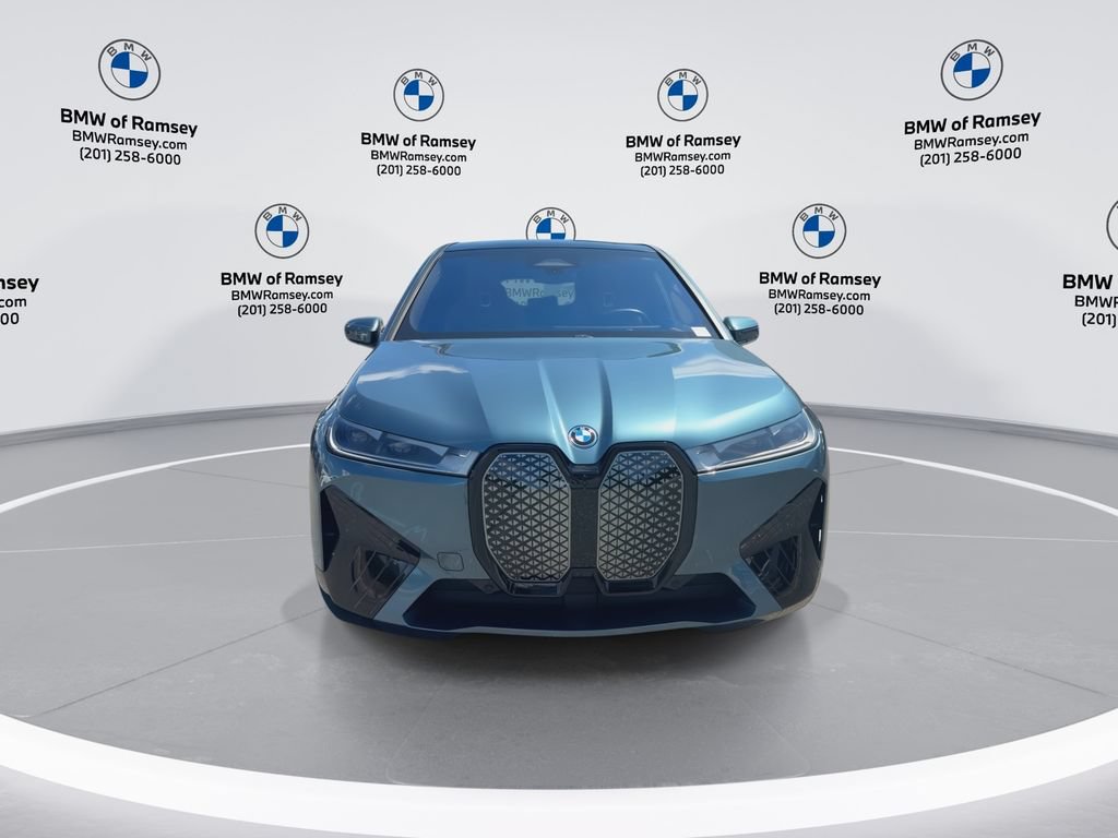 Used 2024 BMW iX xDrive50 w/ Premium Package AWD/4WD image 3