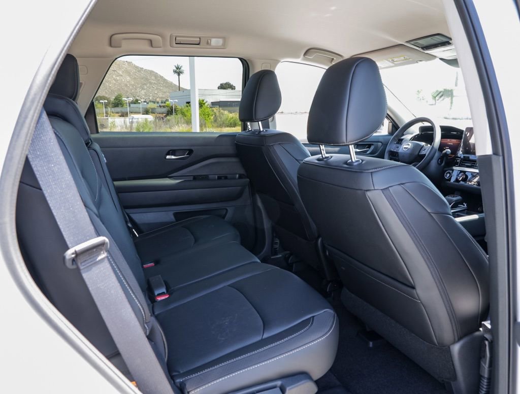New 2026 Nissan Pathfinder SL FWD image 21